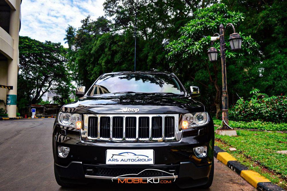 Mobil Jeep Cherokee 2011