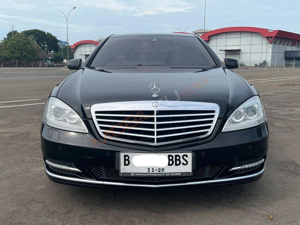 Mobil Mercedes-Benz S-Class 2011