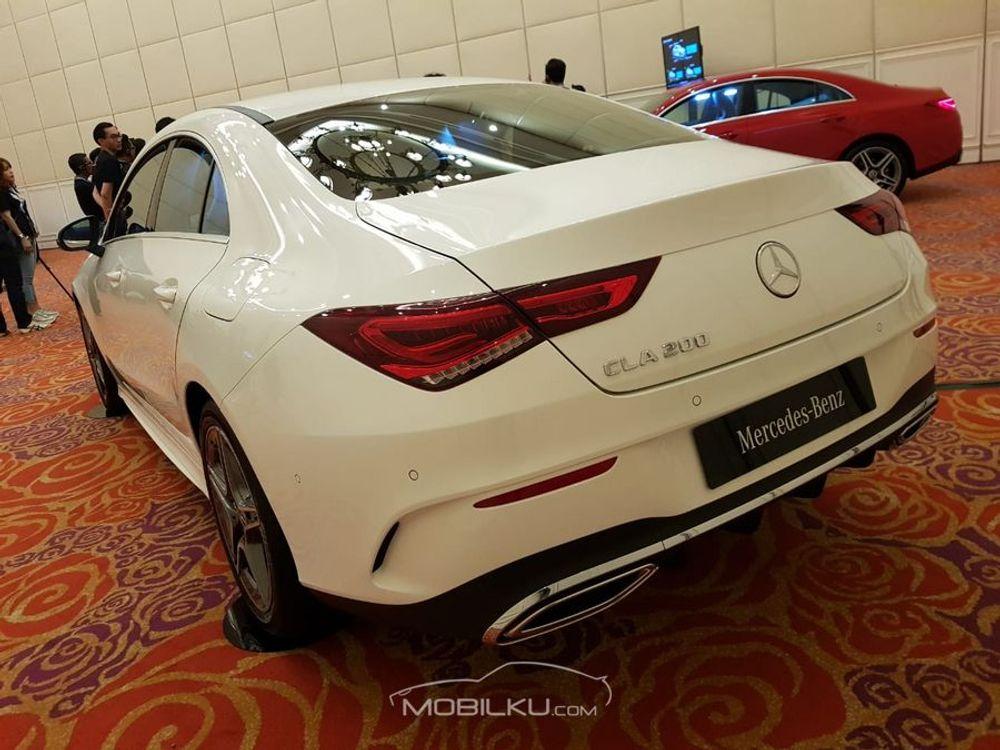 Mobil Mercedes-Benz CLA 2019