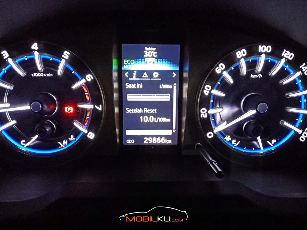 Mobil Toyota Kijang Innova 2018