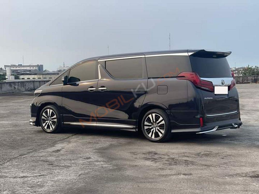 Mobil Toyota Alphard 2016