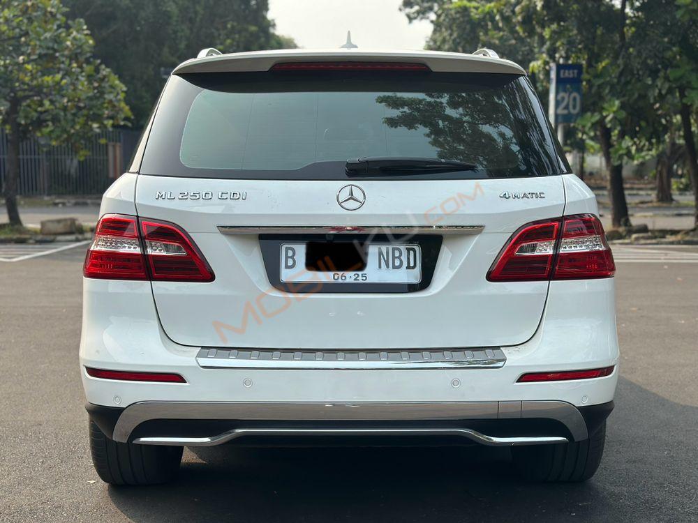Mobil Mercedes-Benz ML 2015