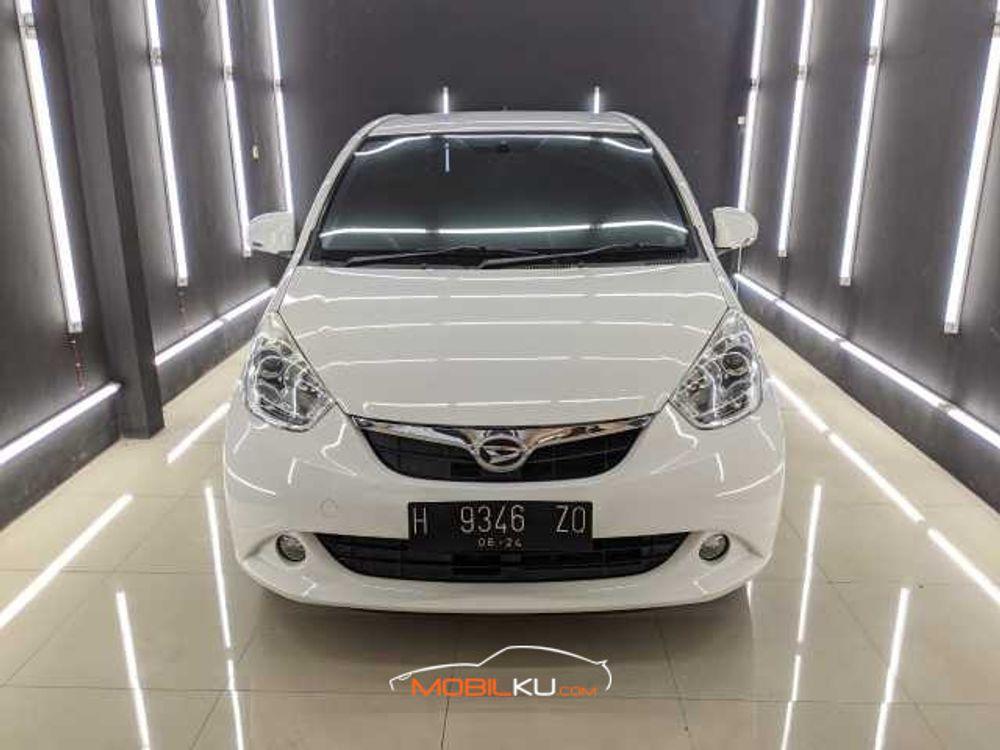 Mobil Daihatsu Sirion 2013