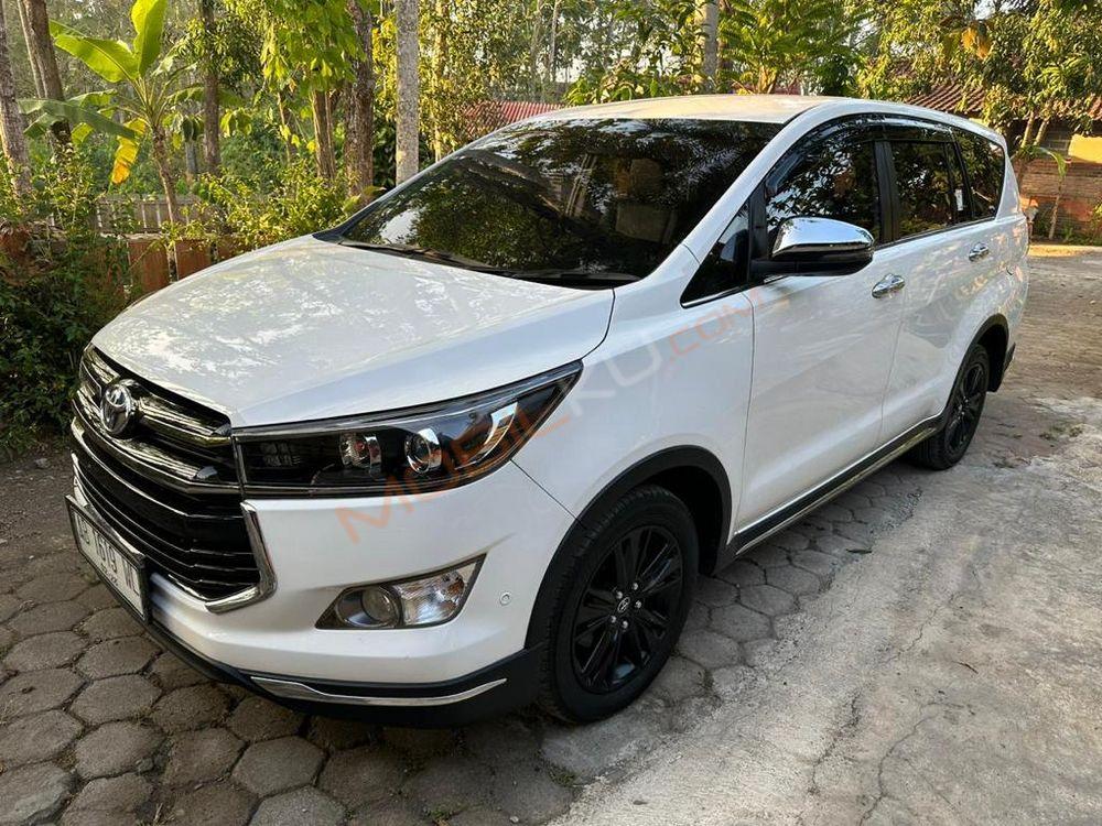 Mobil Toyota Kijang Innova 2017