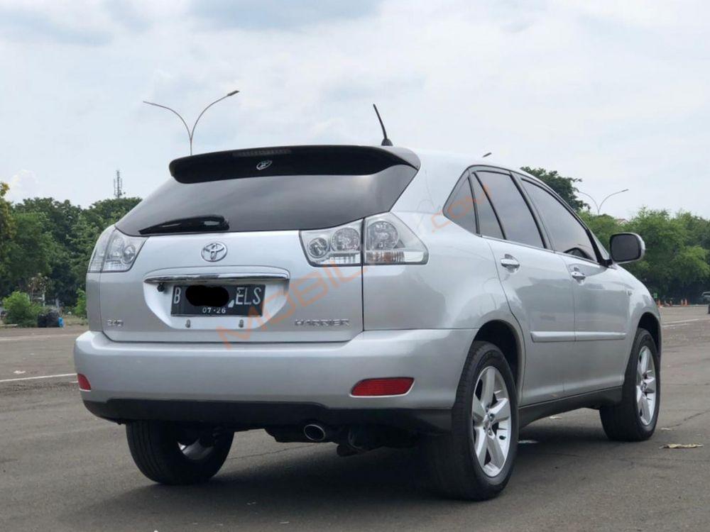 Mobil Toyota Harrier 2013