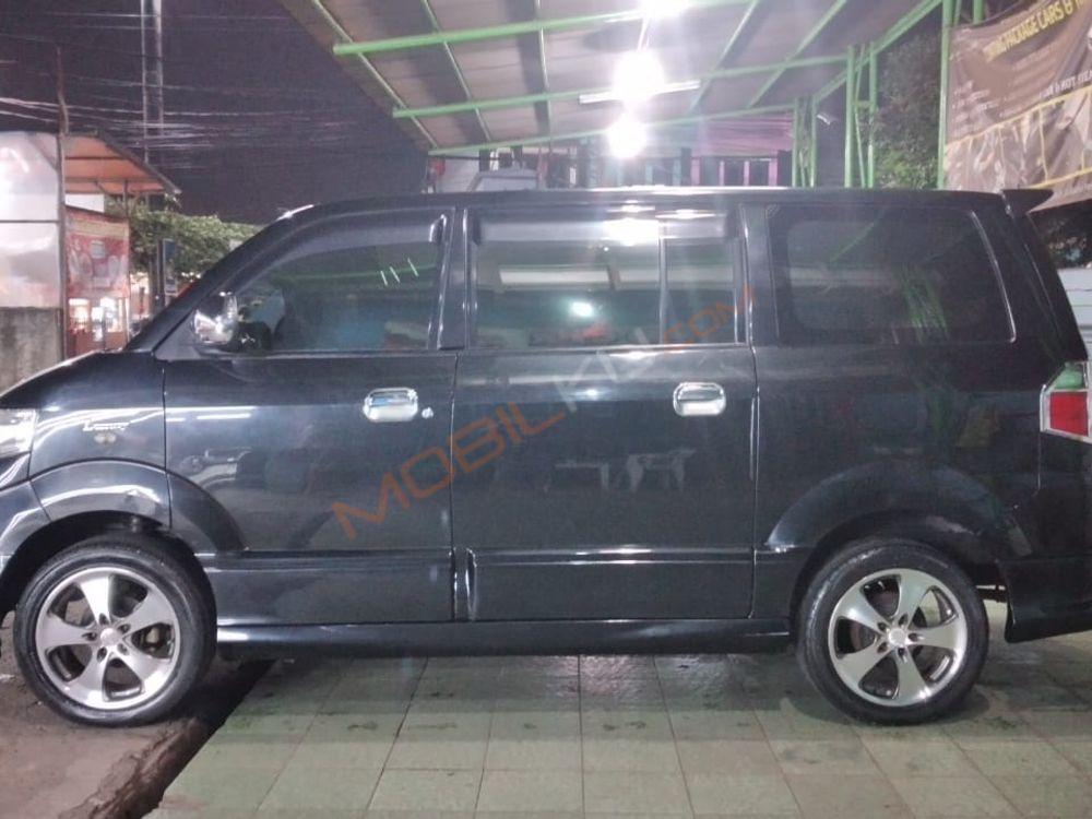 Mobil Suzuki APV 2009