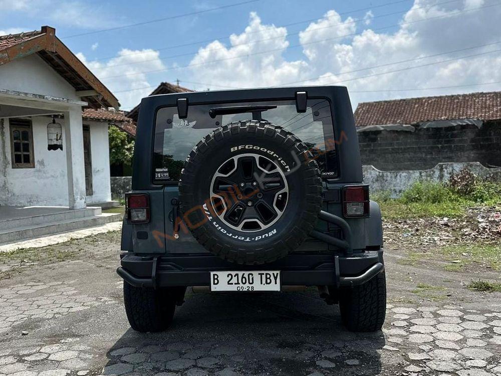 Mobil Jeep Wrangler 2013