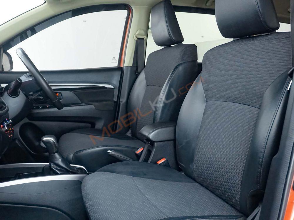 Mobil Suzuki XL7 2020