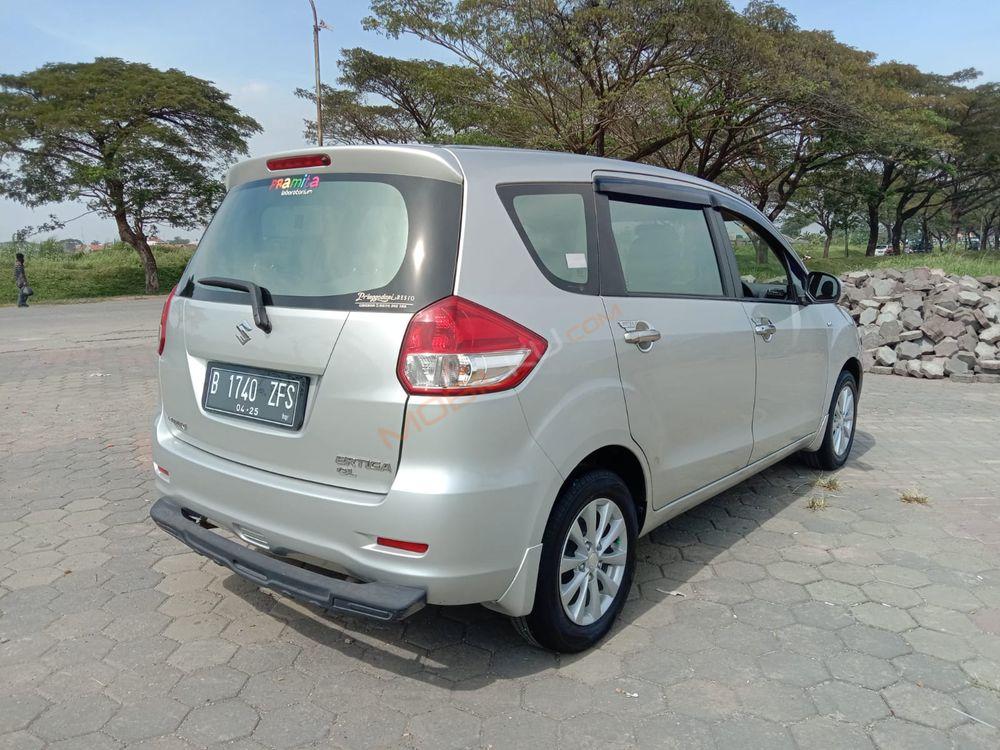 Mobil Suzuki Ertiga 2015