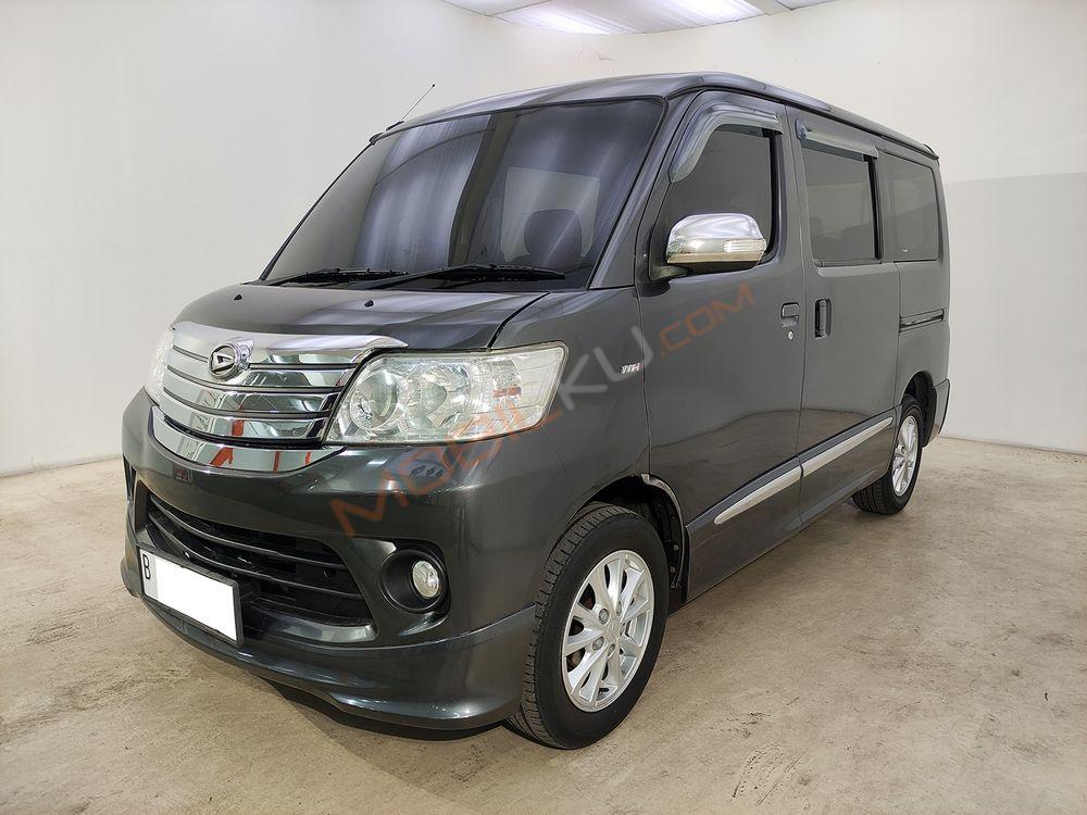 Mobil Daihatsu Luxio 2017