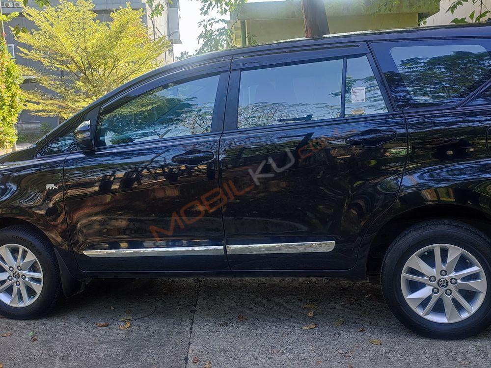 Mobil Toyota Kijang Innova 2018