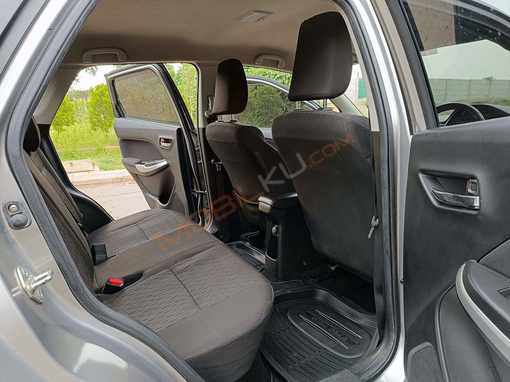 Mobil Suzuki Baleno 2018