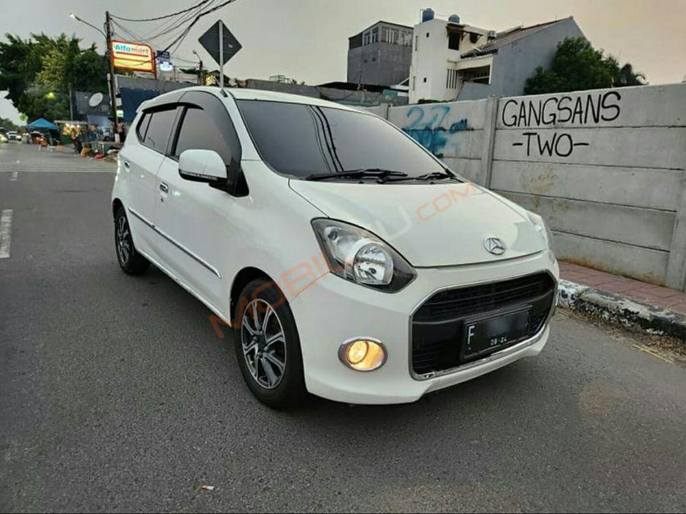 Mobil Daihatsu Ayla 2014