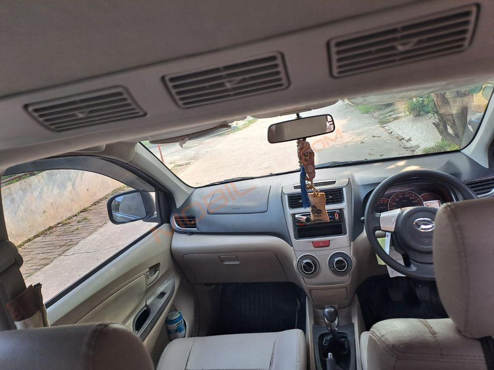 Mobil Daihatsu Xenia 2014