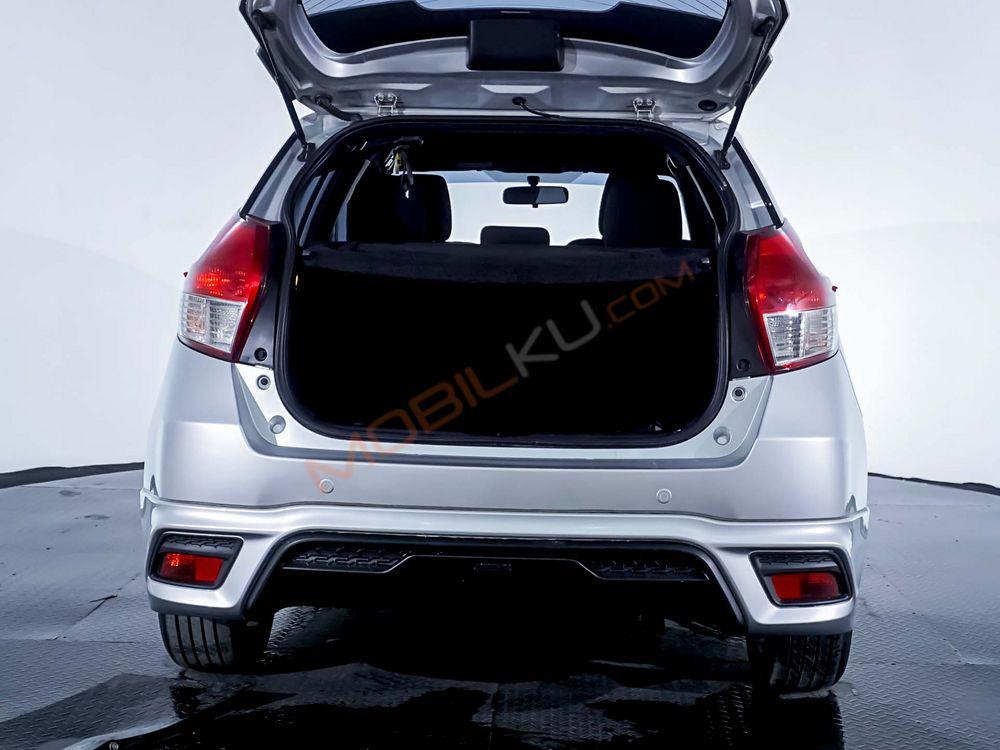 Mobil Toyota Yaris 2016