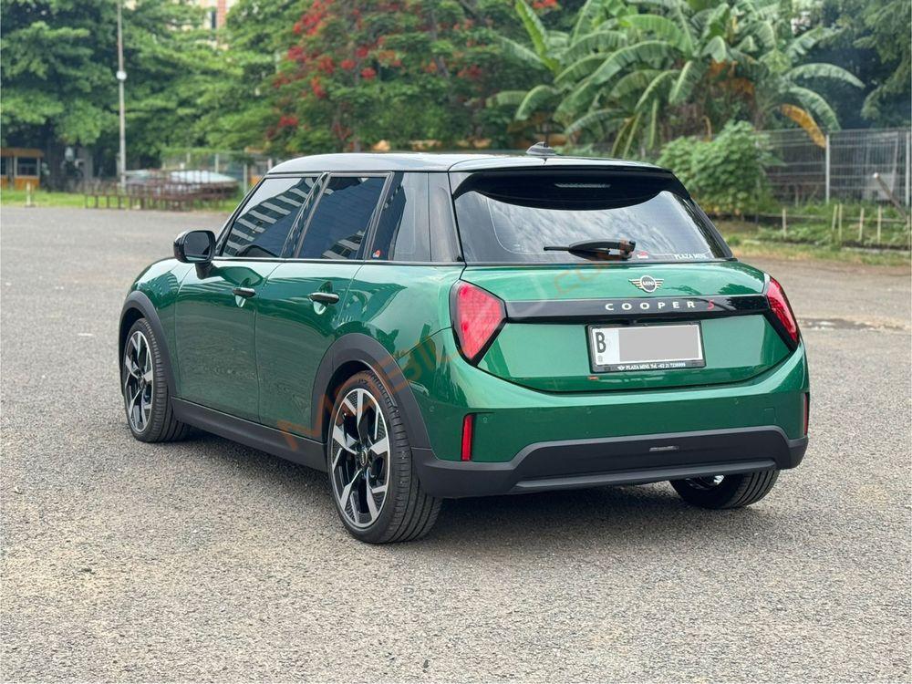 Mobil MINI 5-Door 2024