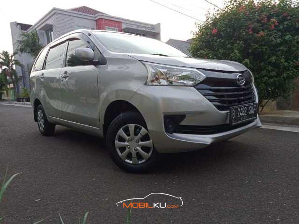 Mobil Daihatsu Xenia 2016