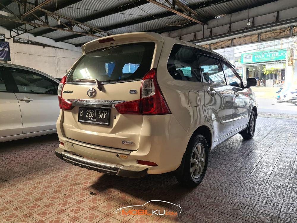 Mobil Toyota Avanza 2016