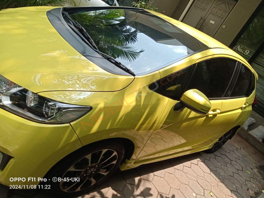 Mobil Honda Jazz 2016