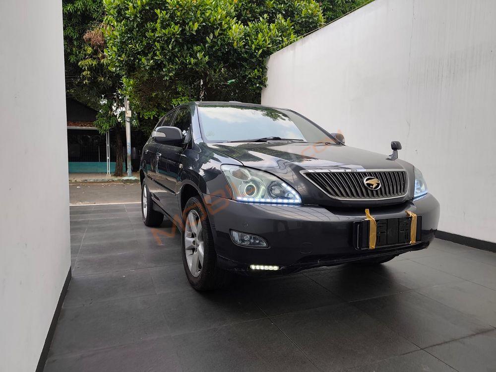 Mobil Toyota Harrier 2004