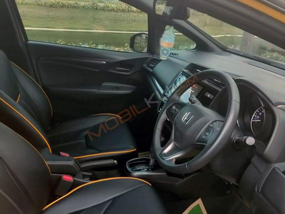 Mobil Honda Jazz 2019