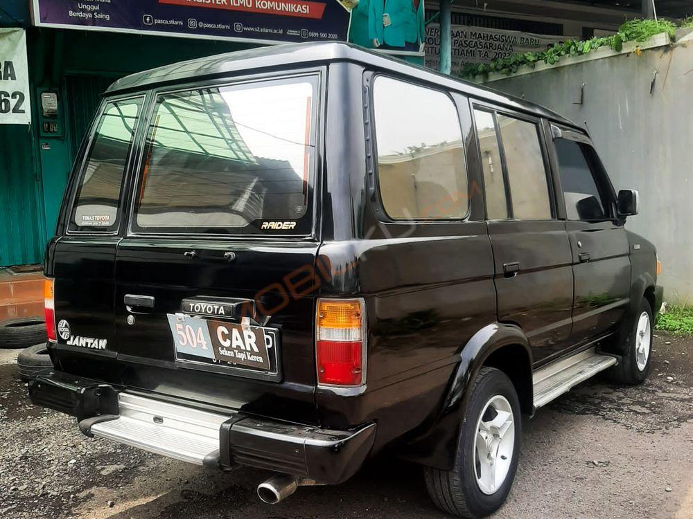 Mobil Toyota Kijang 1996