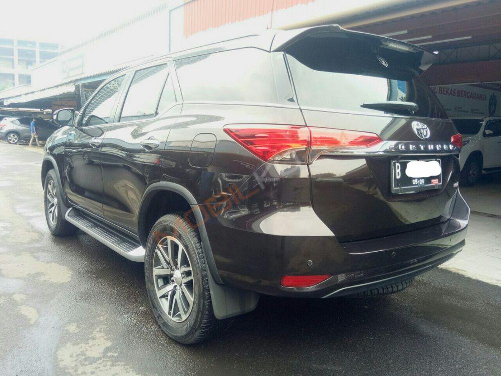 Mobil Toyota Fortuner 2016