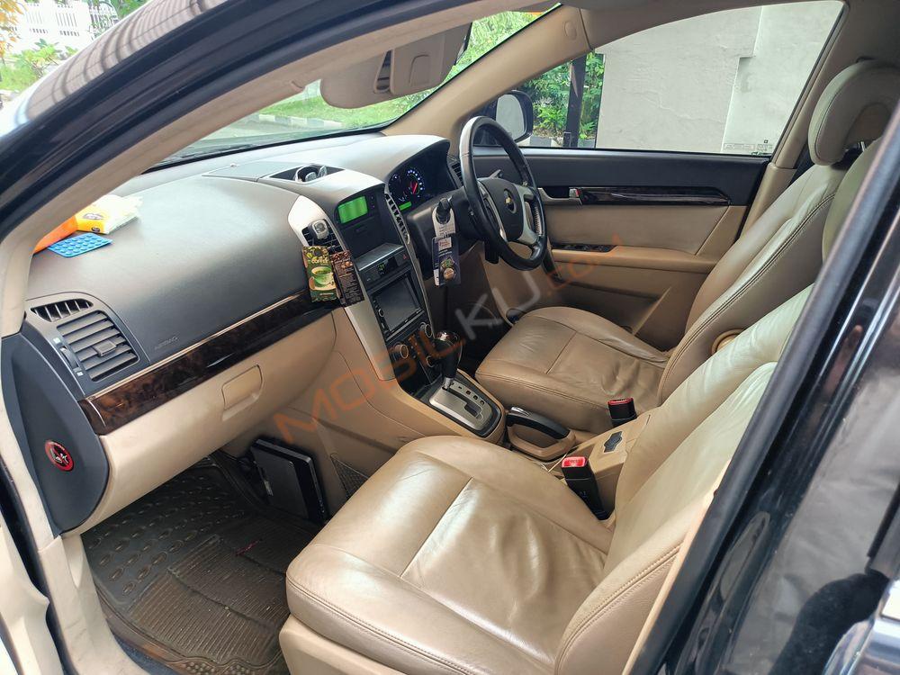 Mobil Chevrolet Captiva 2011