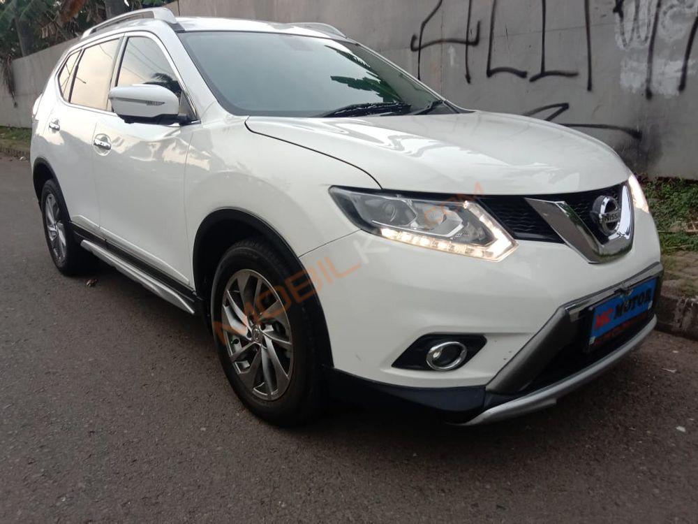 Mobil Nissan X-Trail 2016