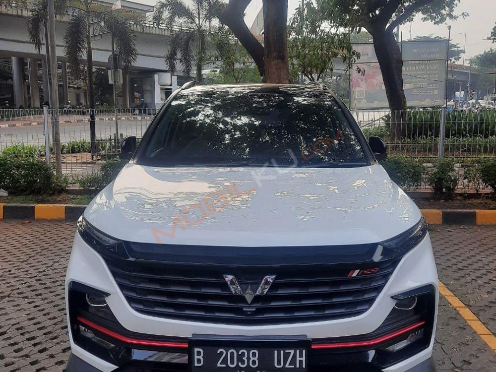 Mobil Wuling Almaz 2021