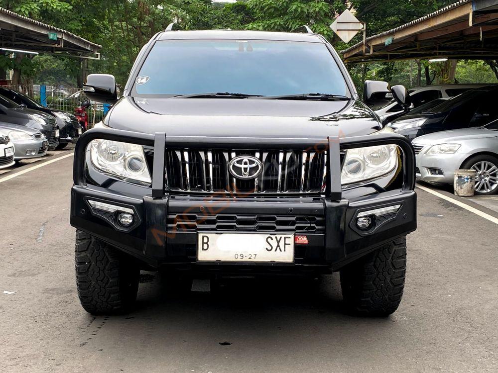 Mobil Toyota Land Cruiser 2013