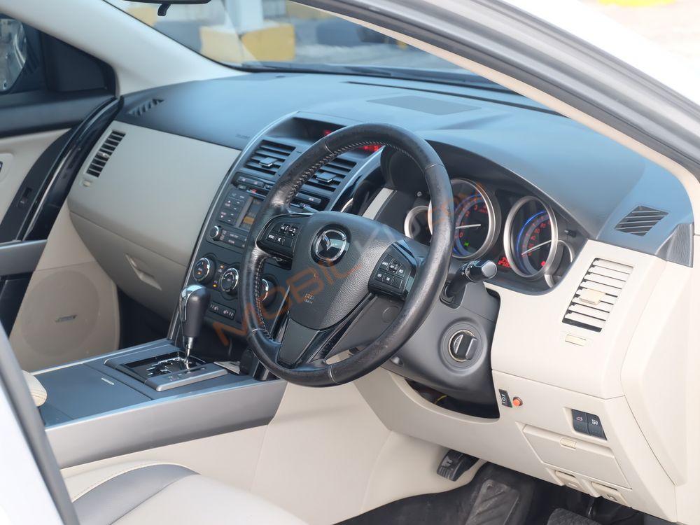 Mobil Mazda CX-9 2011