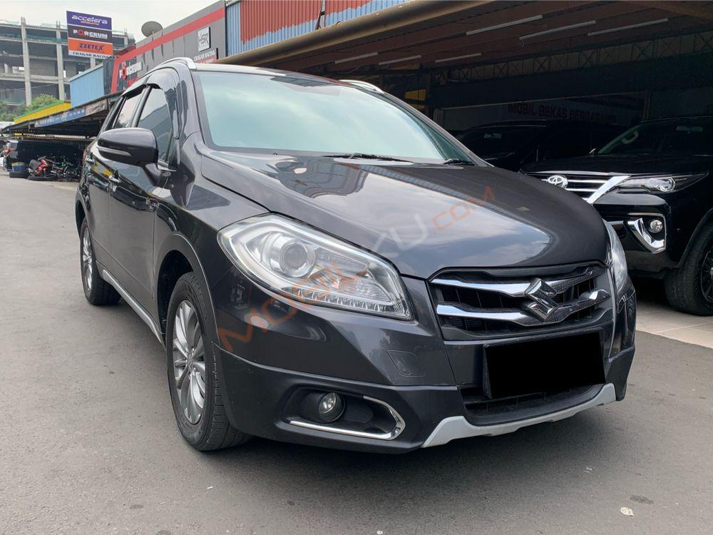Mobil Suzuki SX4 2017