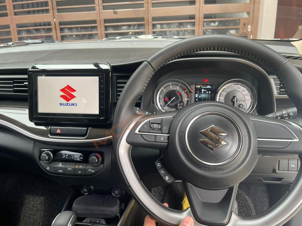 Mobil Suzuki XL7 2022