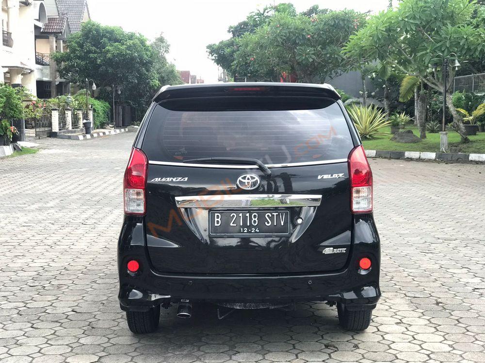 Mobil Toyota Avanza 2014