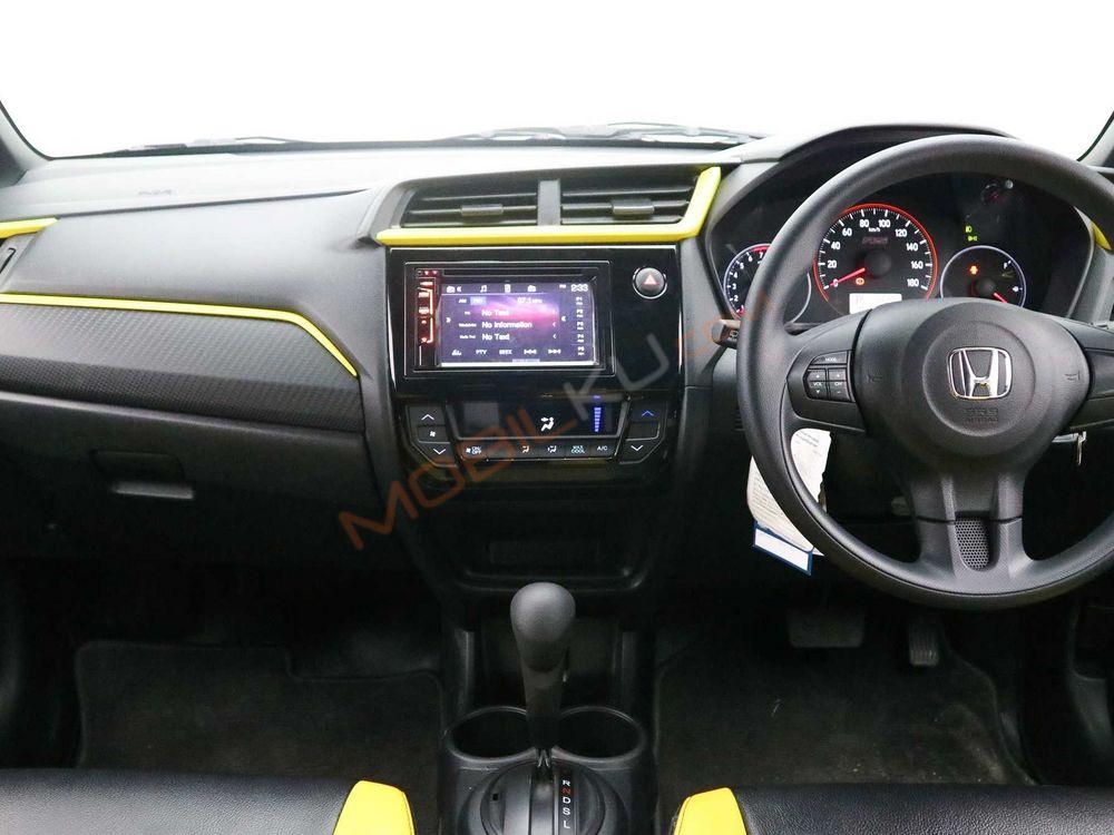 Mobil Honda Brio 2019