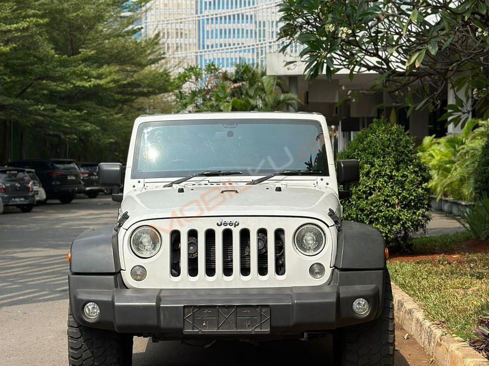 Mobil Jeep Wrangler 2014