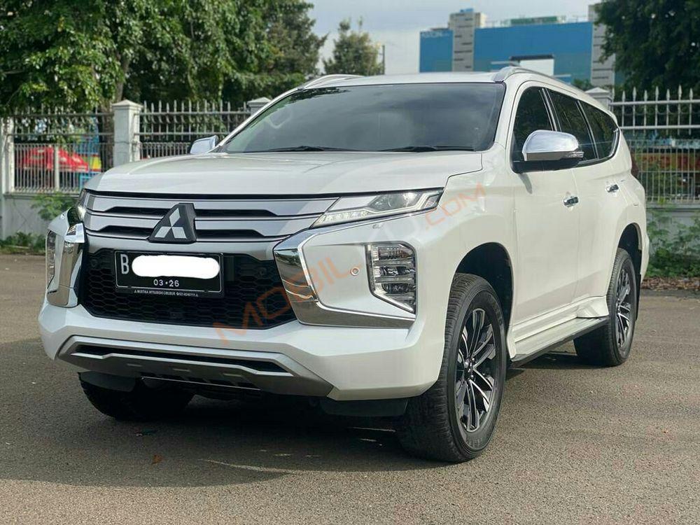 Mobil Mitsubishi Pajero 2021