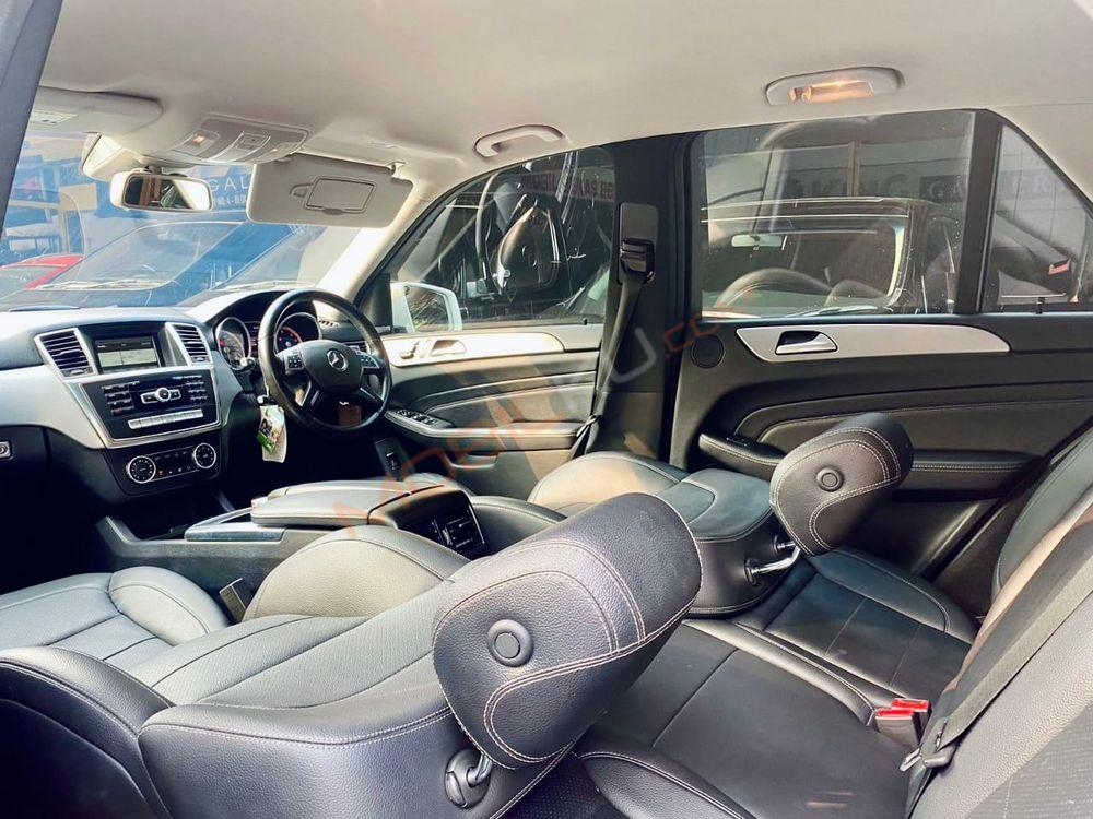 Mobil Mercedes-Benz ML 2015