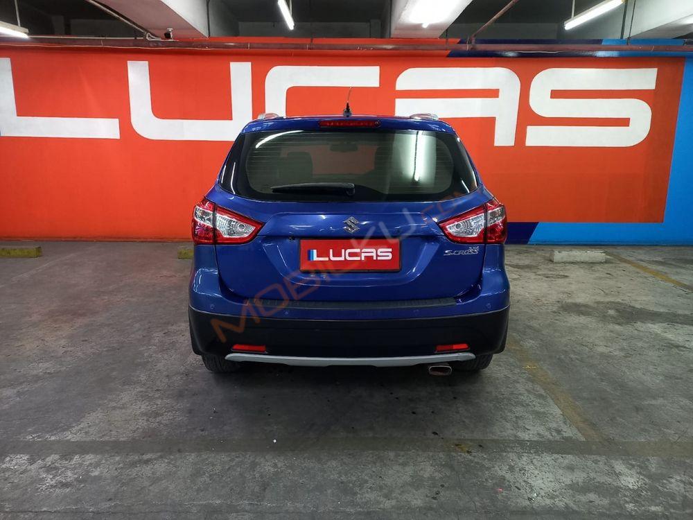 Mobil Suzuki SX4 2016