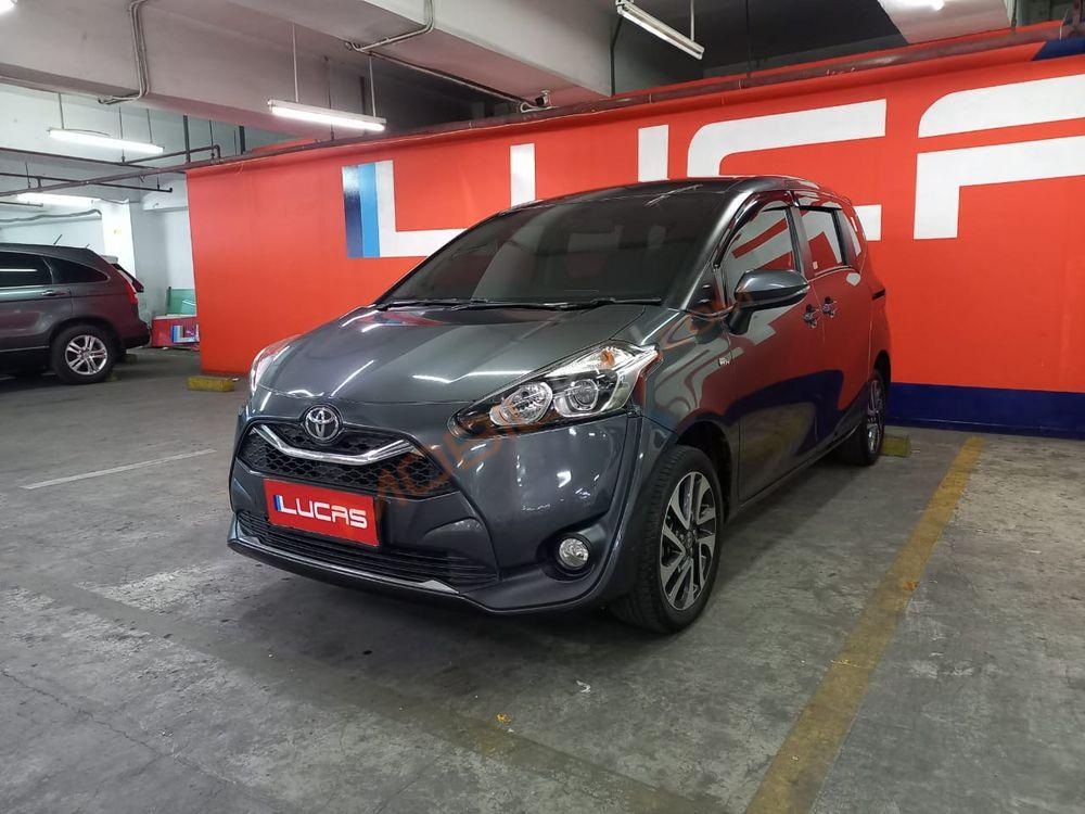 Mobil Toyota Sienta 2020