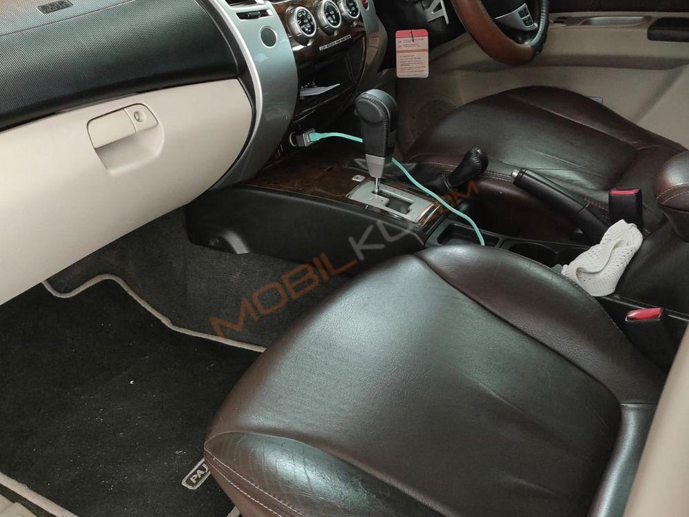 Mobil Mitsubishi Pajero Sport 2014