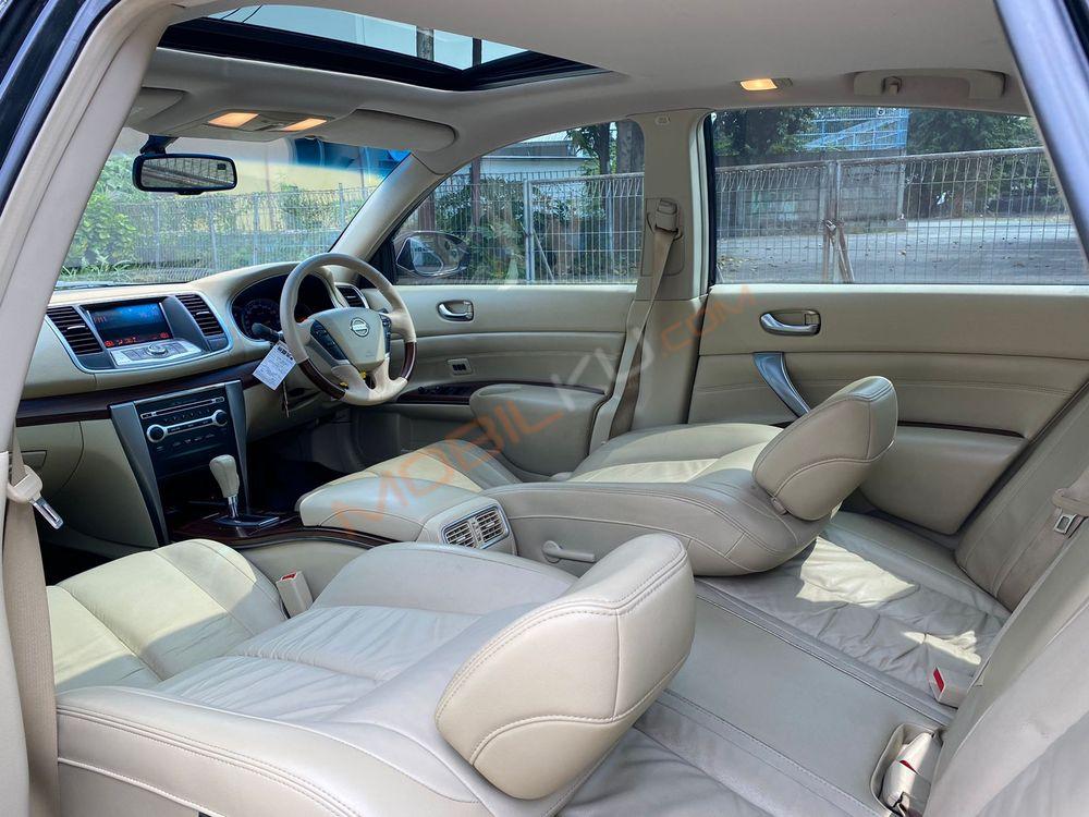 Mobil Nissan Teana 2010