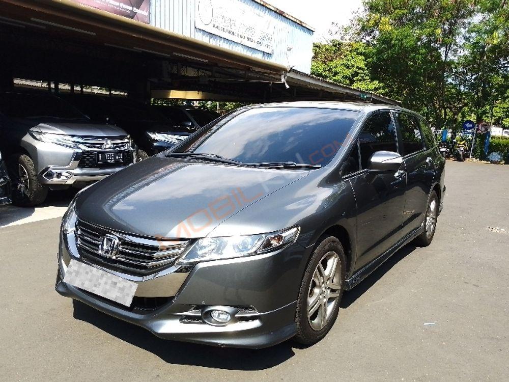 Mobil Honda Odyssey 2012