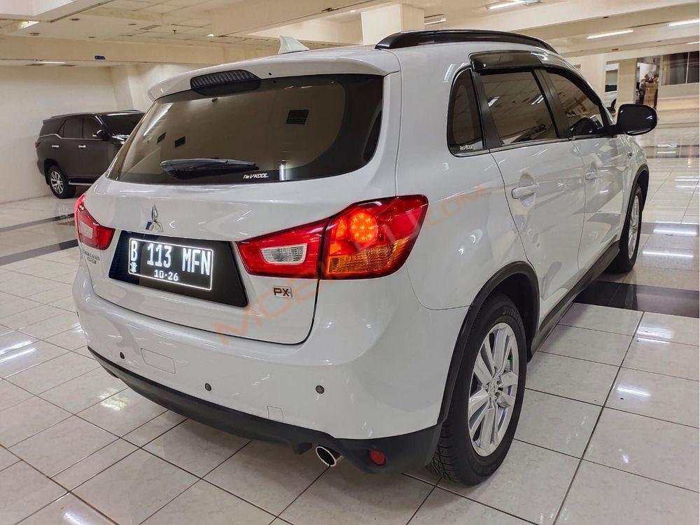 Mobil Mitsubishi Outlander Sport 2016