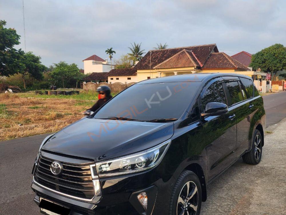 Mobil Toyota Kijang Innova 2022