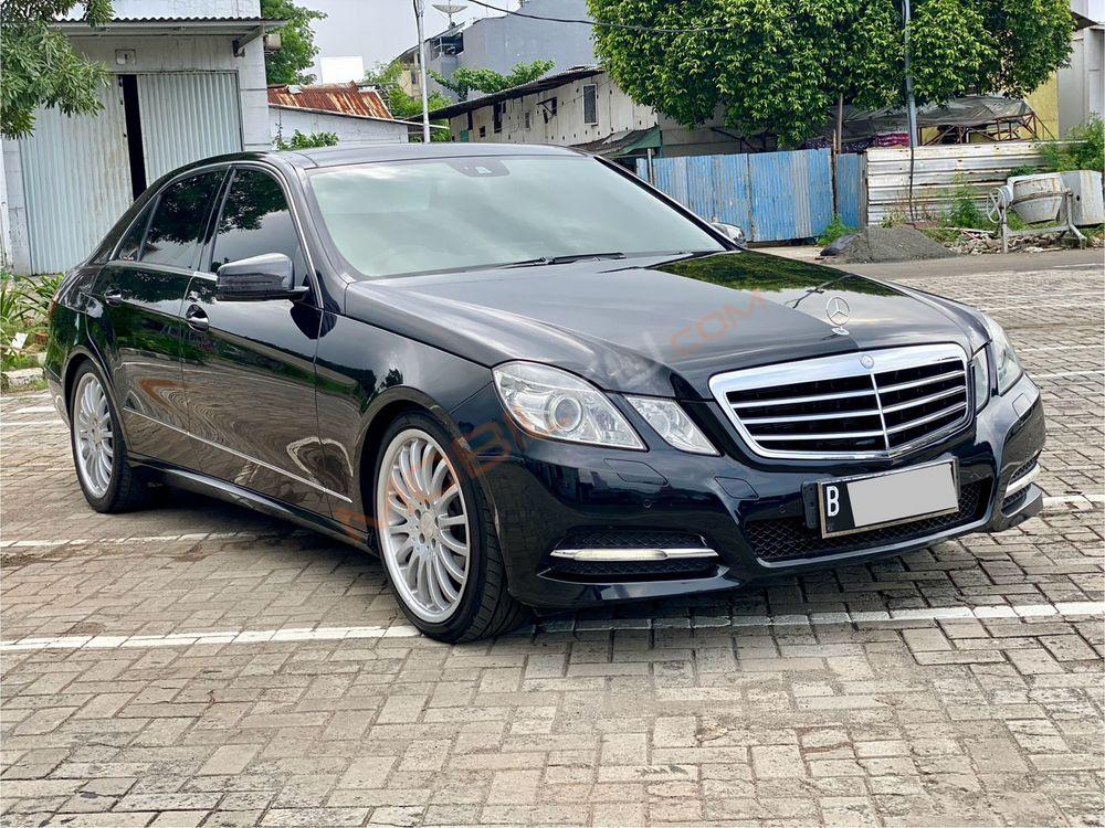 Mobil Mercedes-Benz E-Class 2011