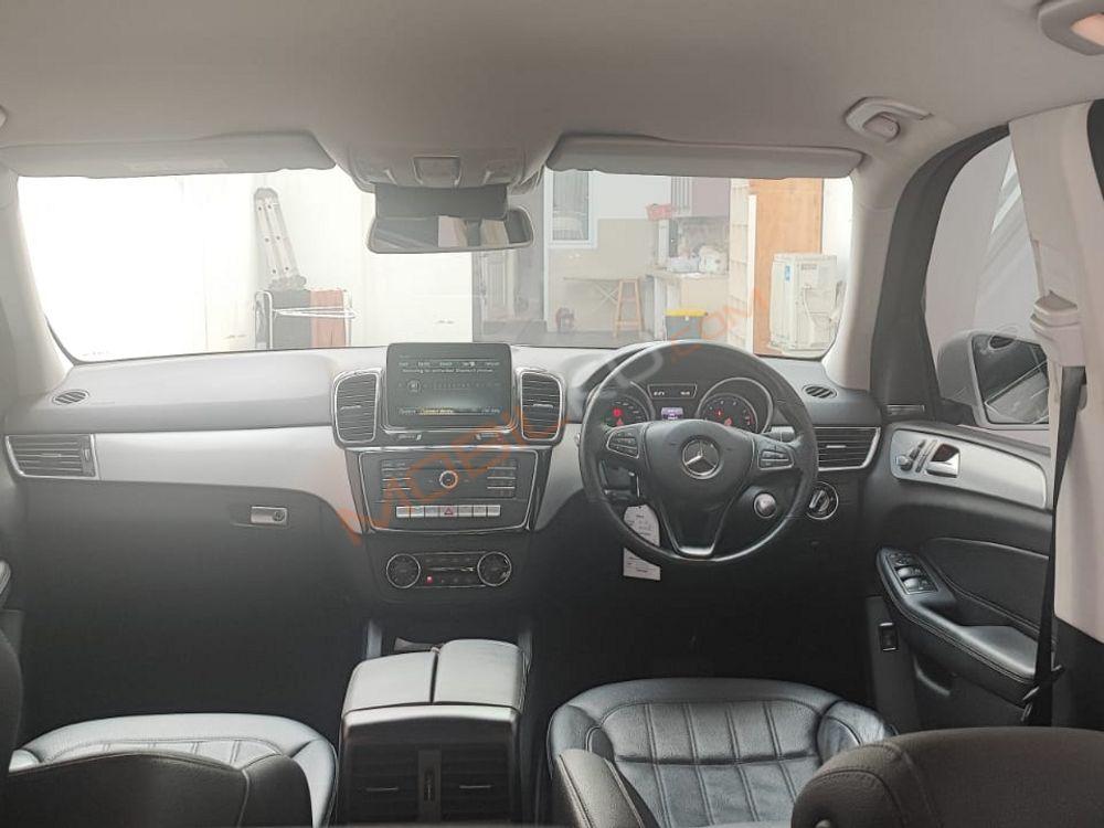 Mobil Mercedes-Benz GLE 2017