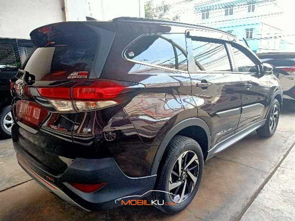 Mobil Toyota Rush 2018