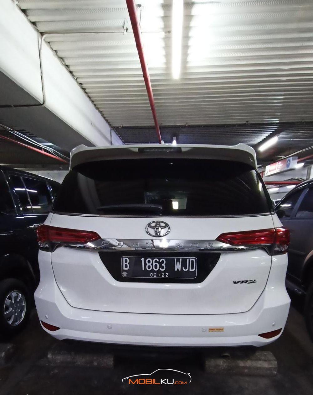 Mobil Toyota Fortuner 2016